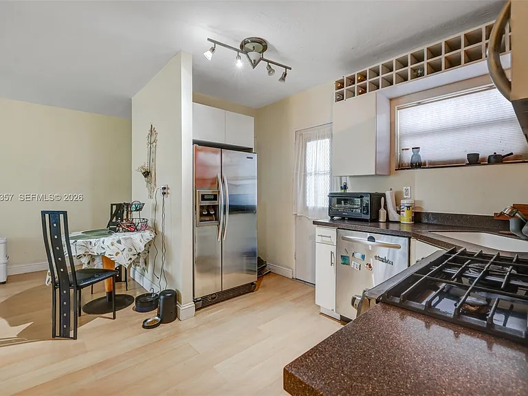 1300 Lincoln Rd #B402 — Photo 10