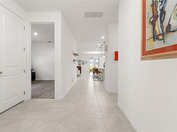 3rd image of 1313 Sterling Pointe Dr