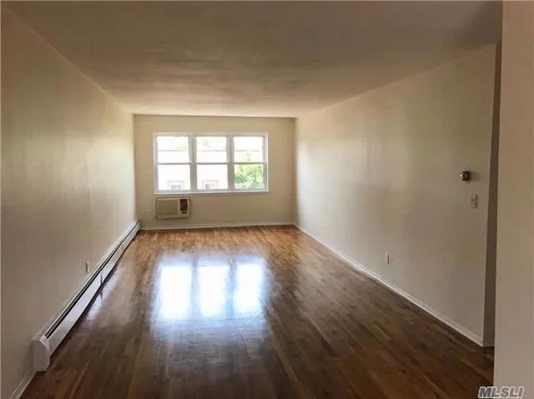 5701 Waldron St, Corona, NY 11368
