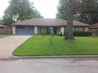 603 Crestwood St, Springdale, AR 72762