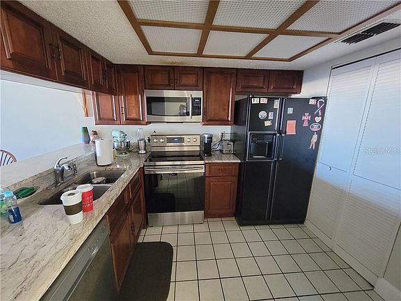 3rd image of 1582 Gulf Blvd APT 1105