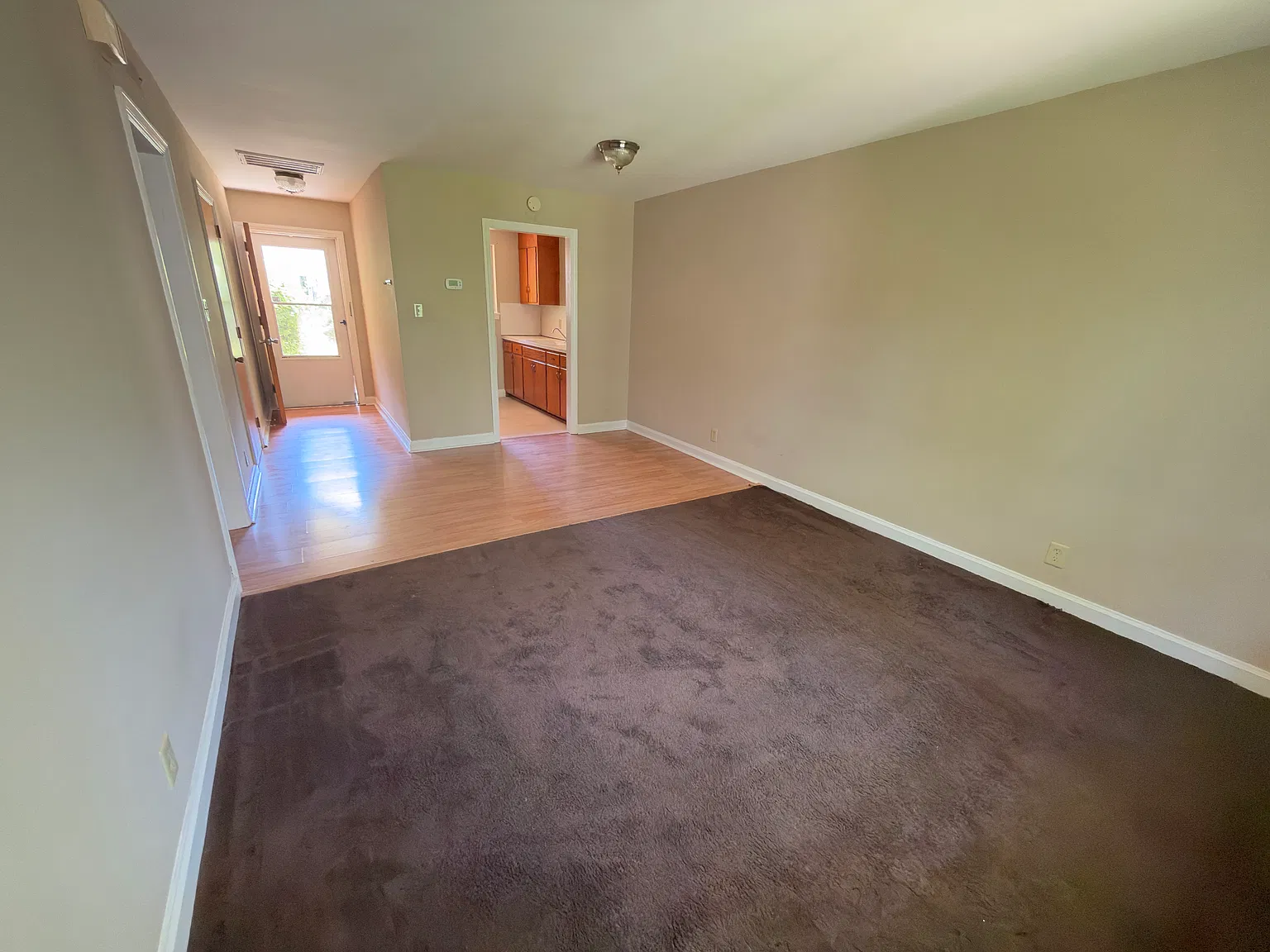 2 bed, $1,000 — Photo 2