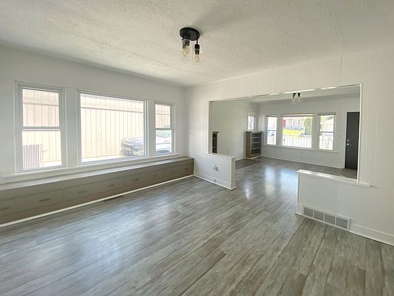 4th image of 3611 E 23rd Ave