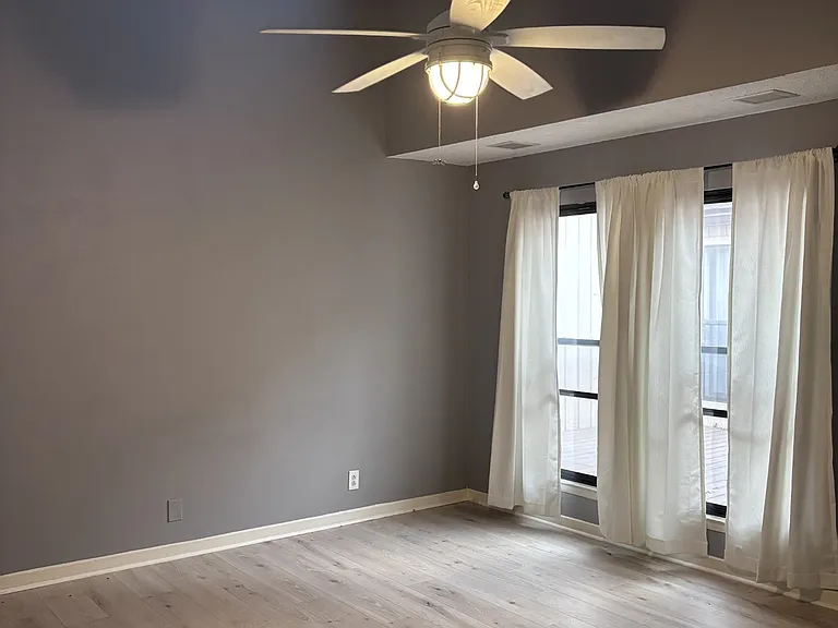 220 Harpers Mill Ct — Photo 2