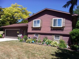 106 Evergreen Dr, Plymouth, WI 53073