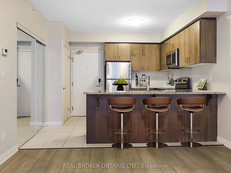 53 Arthur St S #802 — Photo 9