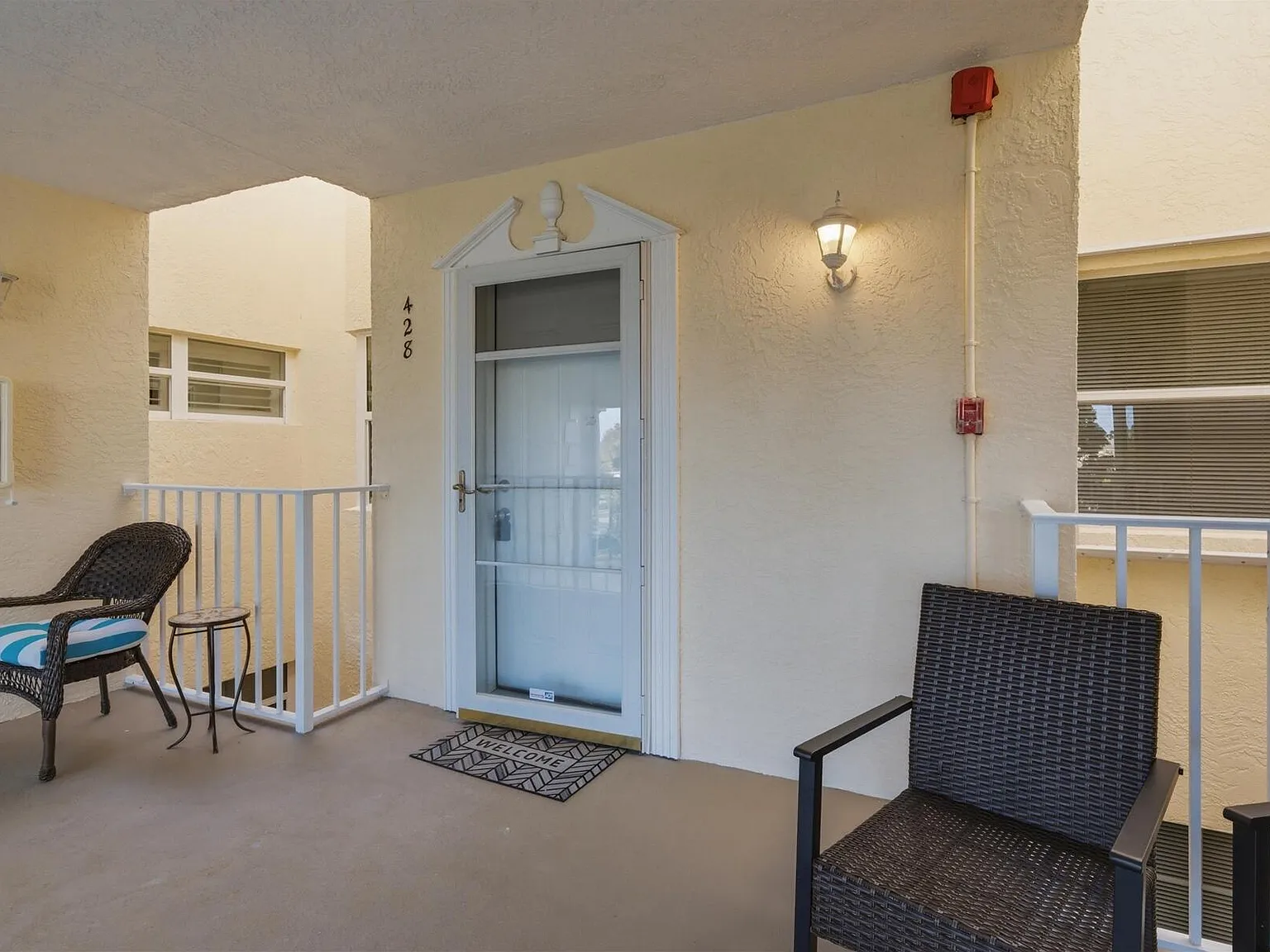 2 bed, 2.0 bath, 913 sqft, $1,950 — Photo 3