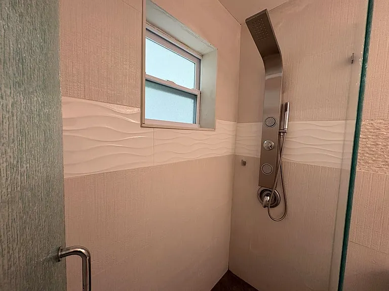 1032 NE 16th Ter #0 — Photo 13