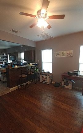 4th image of 1626 W Magnolia Ave