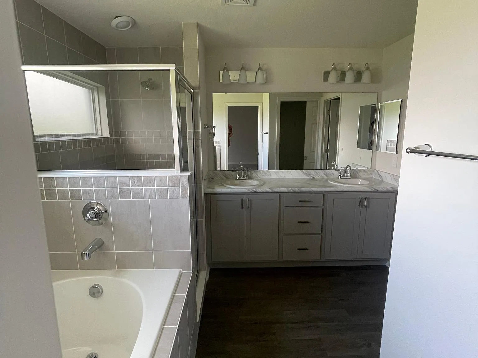737 Daphne Dr — Photo 4