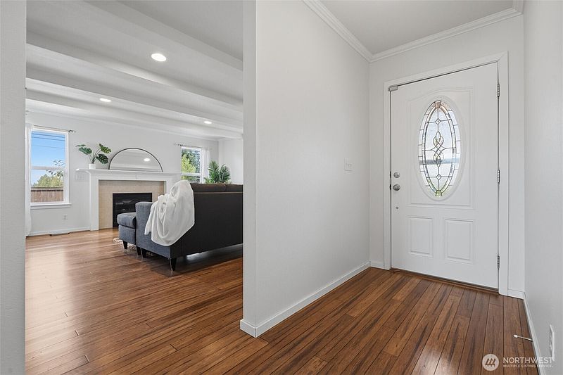 3rd image of 1601 NE Sarai Court