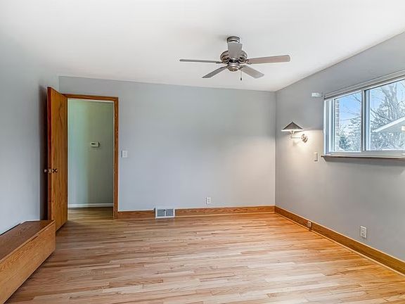 3rd image of 115 Gralake Ave