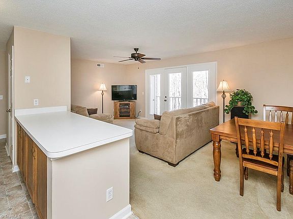 2nd image of 702 Glendale Dr APT G