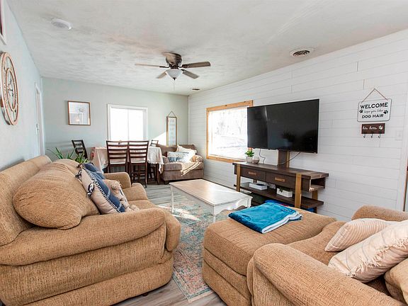 3rd image of 3805 Fellows St