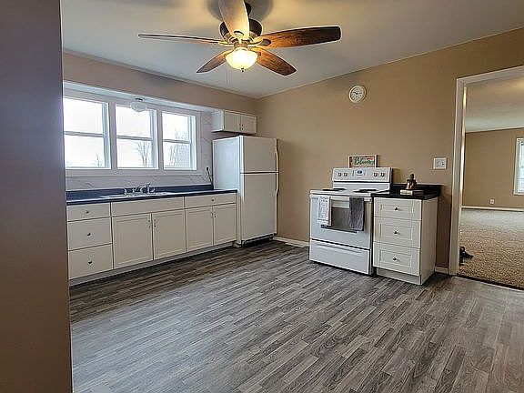 3rd image of 872 Leopold St