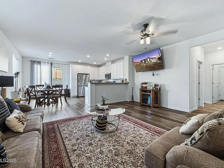 326 Redwall Ct — Photo 5