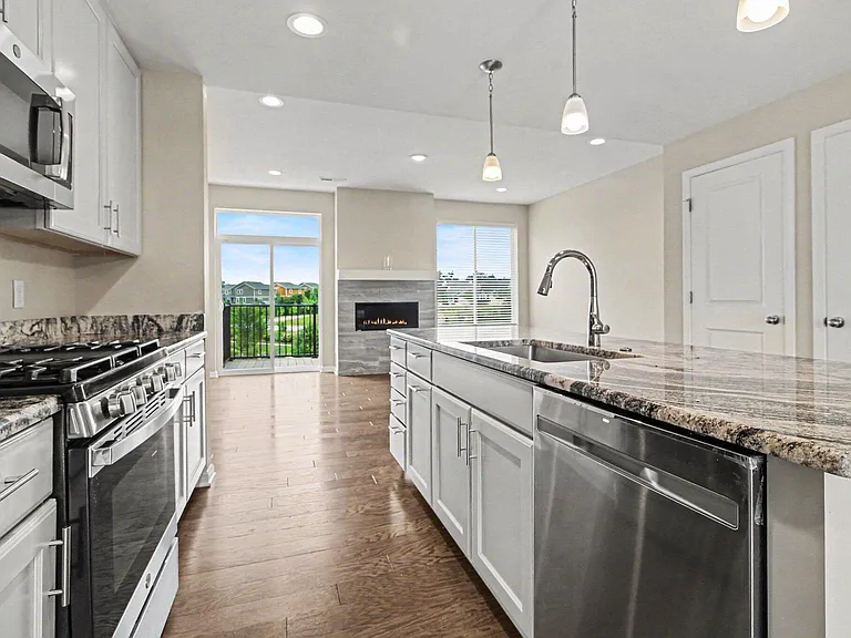2717 Bristol Ridge Dr — Photo 6