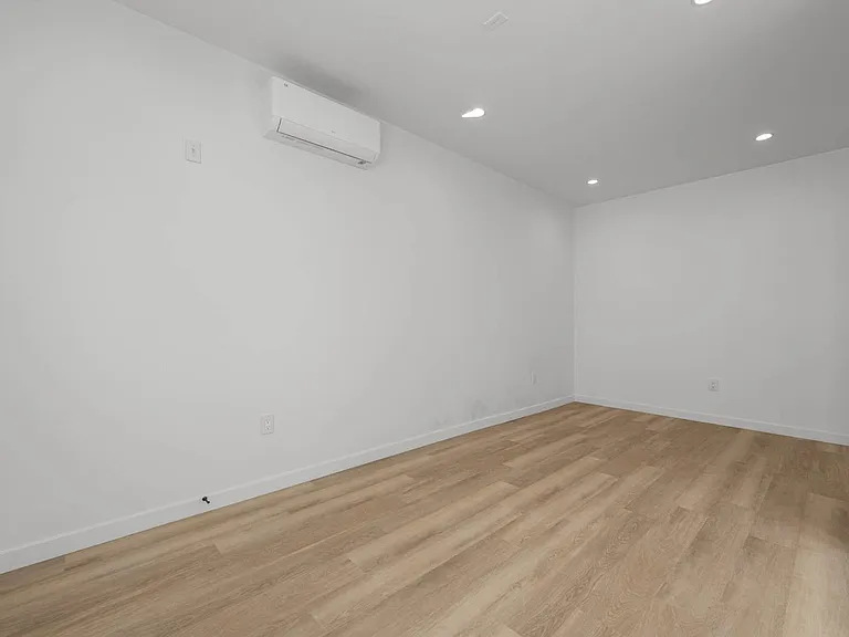 4193 Leimert Blvd #3/4A — Photo 10