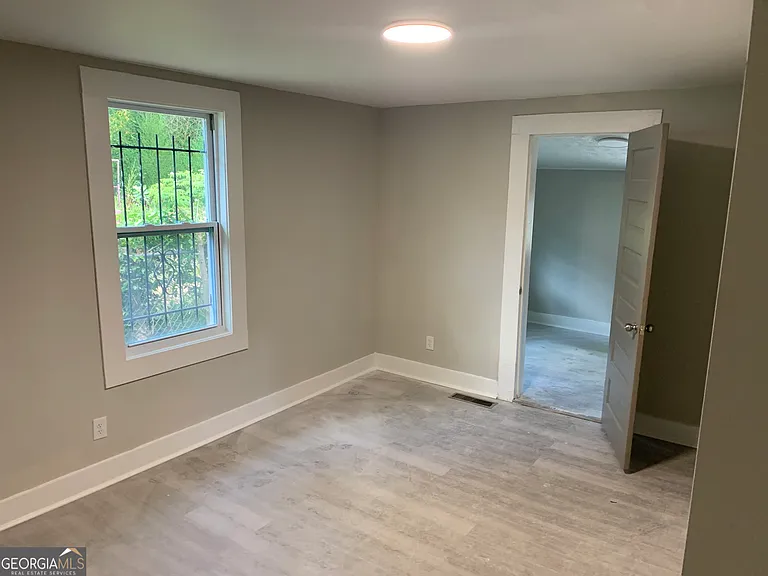 747 Harrold St — Photo 6