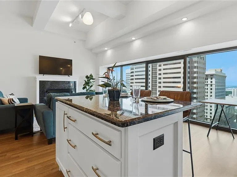 1101 Walnut St — Photo 11