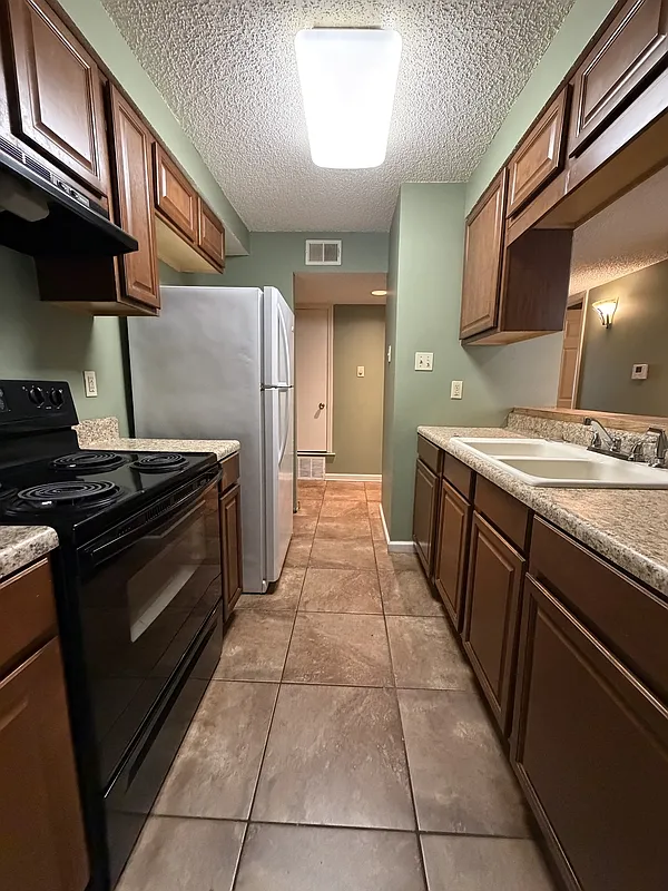 2 bed, 2.0 bath, 960 sqft, $850 — Photo 2