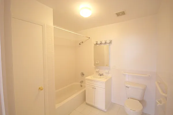 Rented by Compass | media 19