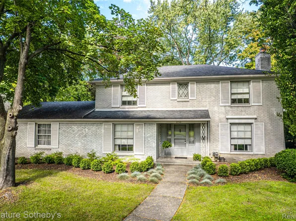 2710 Endsleigh Dr, Bloomfield Hills, MI 48301