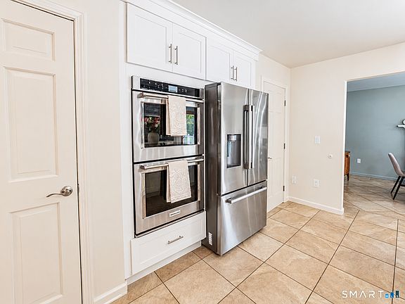 5th image of 39 Regency Hill