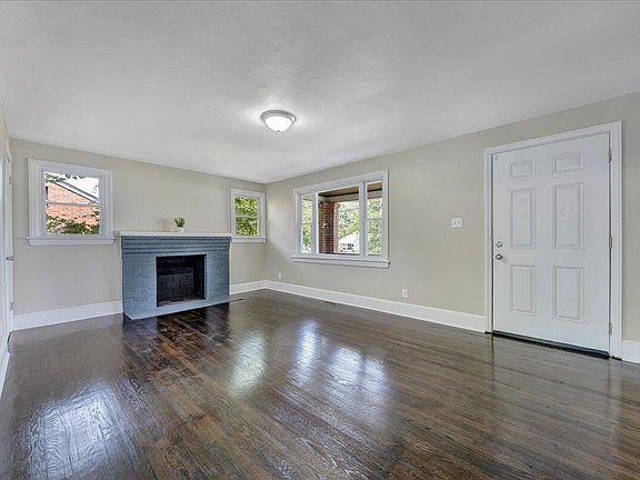 4th image of 1704 Aspen St NW