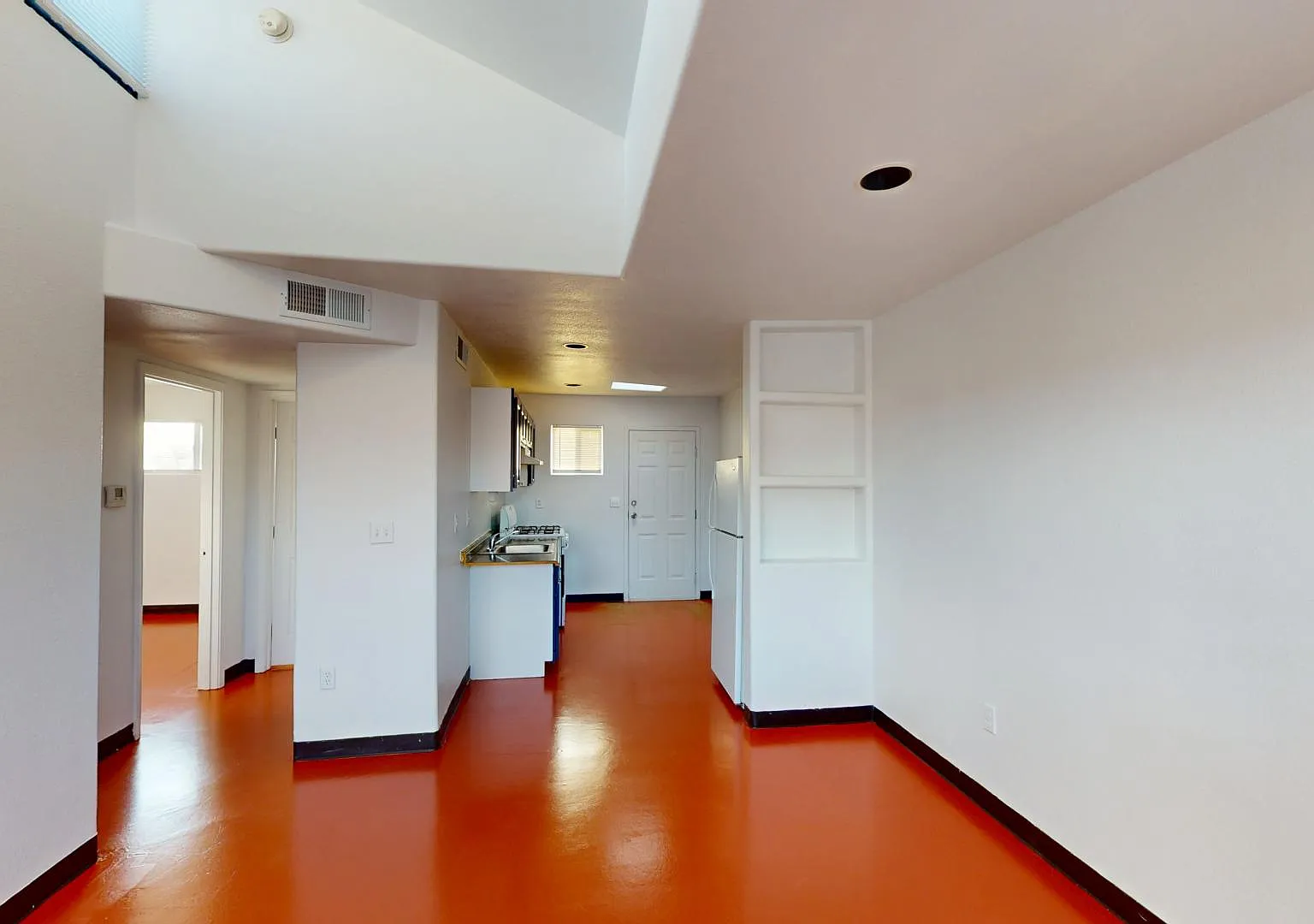 -Best Natural Light in ABQ - Updated & Loaded 2 Bed Apts in Ridgecrest — Photo 1