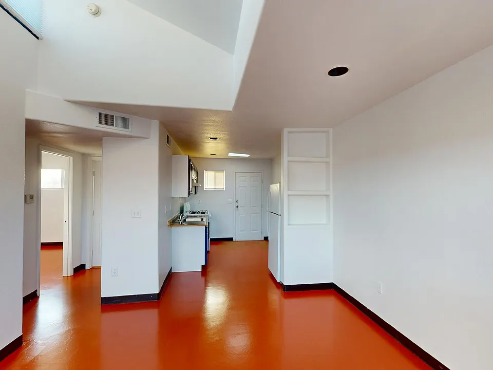 -Best Natural Light in ABQ - Updated & Loaded 2 Bed Apts in Ridgecrest