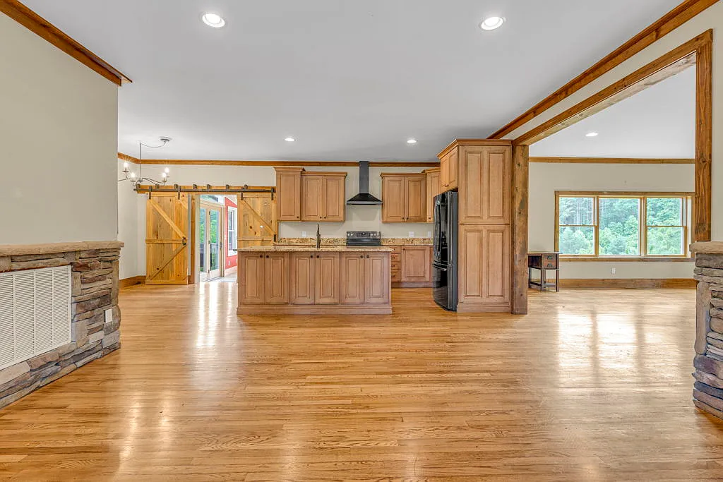 338 Woodbriar Dr — Photo 3