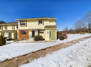 909 Summer Hill Dr, South Windsor, CT 06074