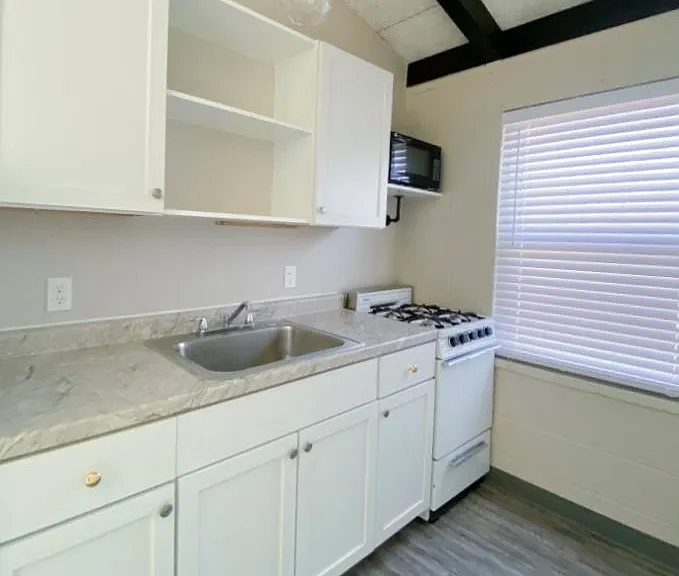 1913 Anderson Ave #203 — Photo 6