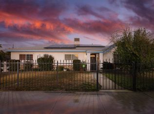 834 R St, Bakersfield, CA 93304