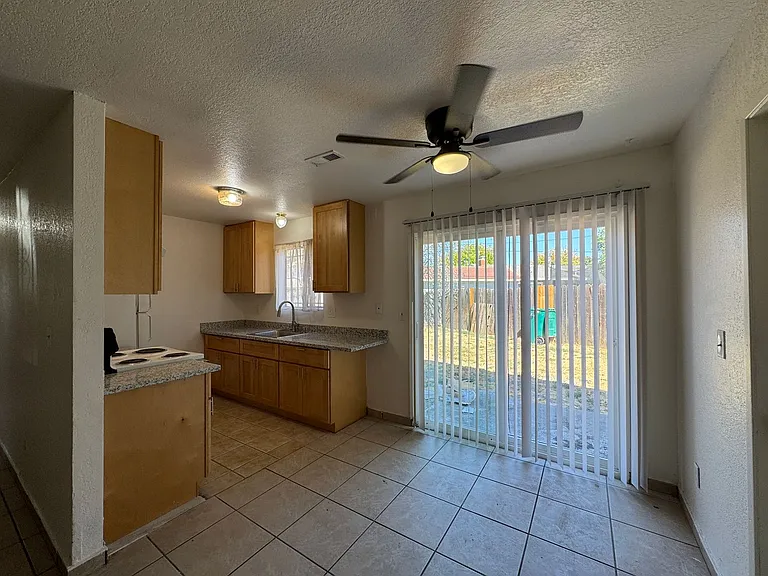 827 Dundee Way — Photo 9