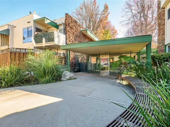 11121 Queensland St Unit D36, Los Angeles, CA 90034