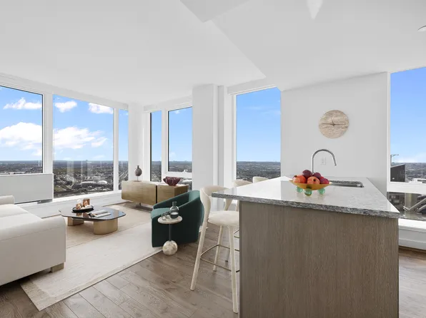 22-44 Jackson Avenue image 1 of 21