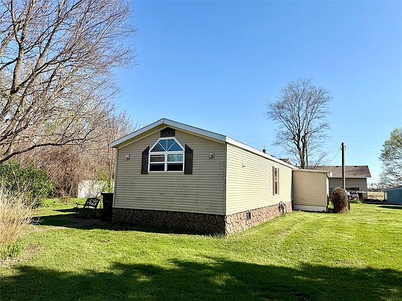 3rd image of 720 2nd St