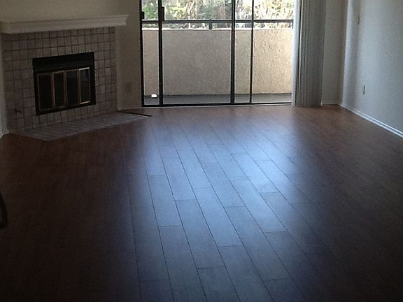 2nd image of 633 S Barrington Ave APT 206