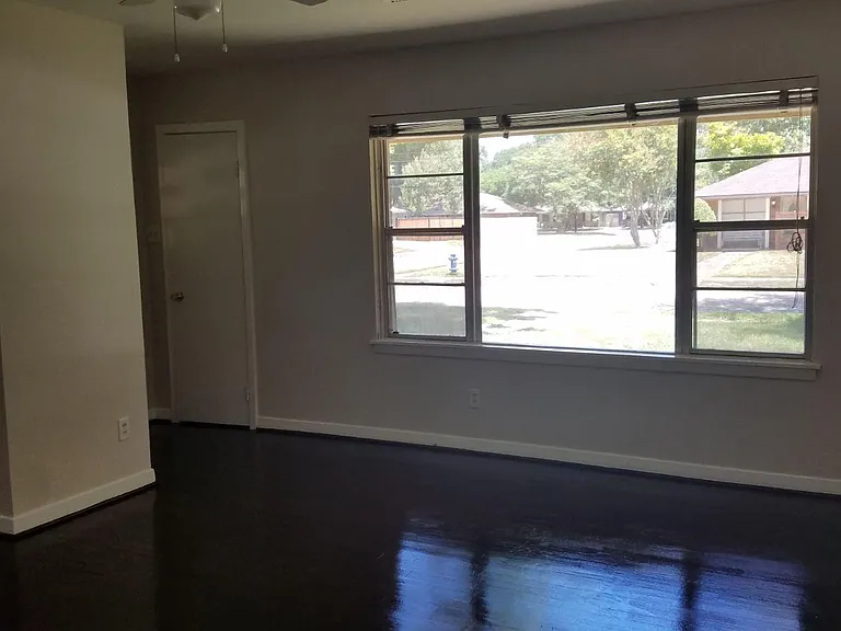 Living room facing Viking Drive