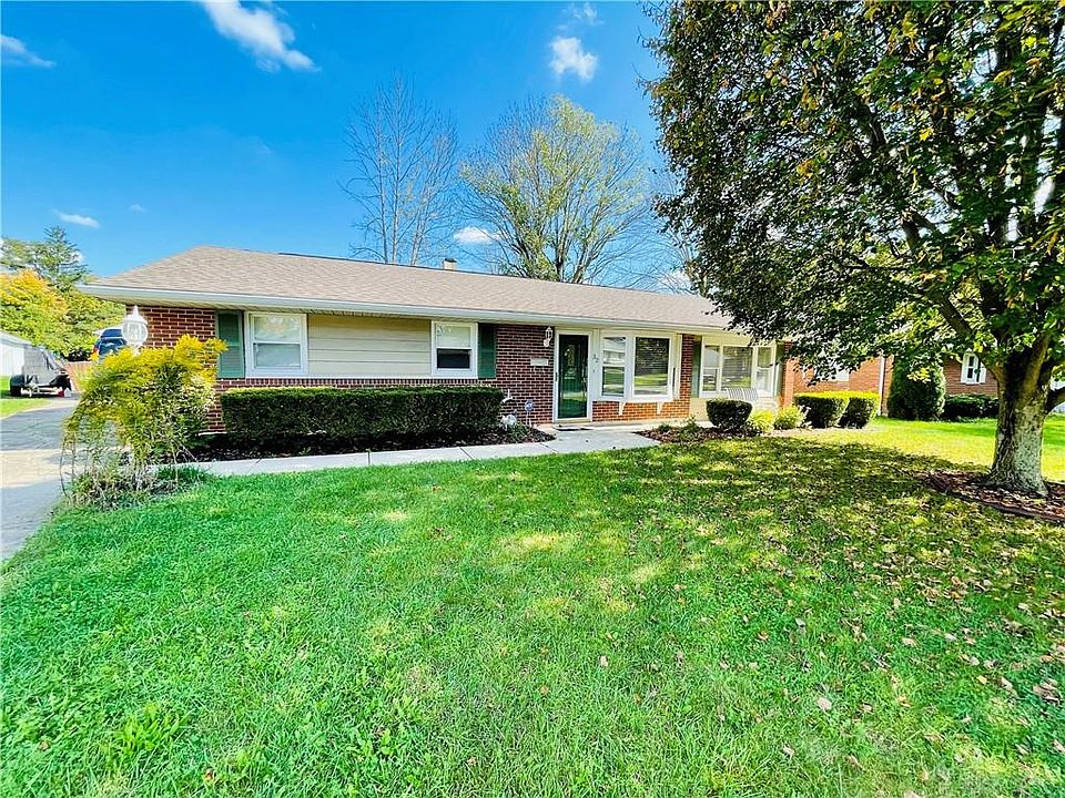 1st image of 32 Carma Dr