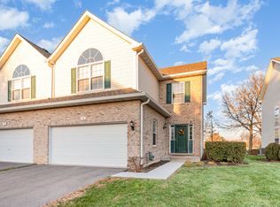 8 Lily Ct, Bolingbrook, IL 60440