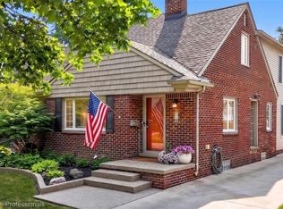 2666 Windemere Rd, Birmingham, MI 48009