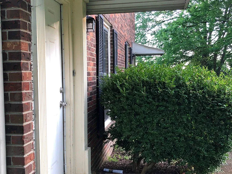 2835 Hillside Dr — Photo 11