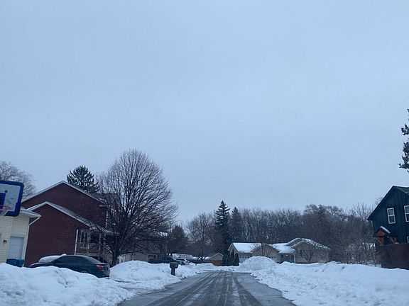 5th image of 567 131st Ave N