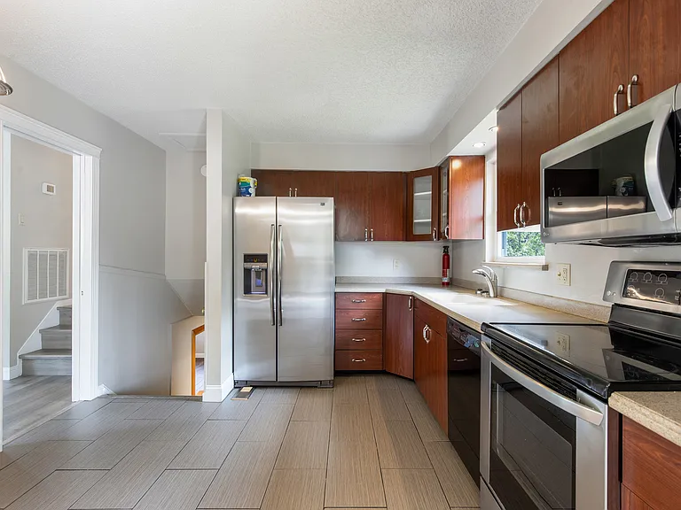 1505 Aldenwood Ln — Photo 11