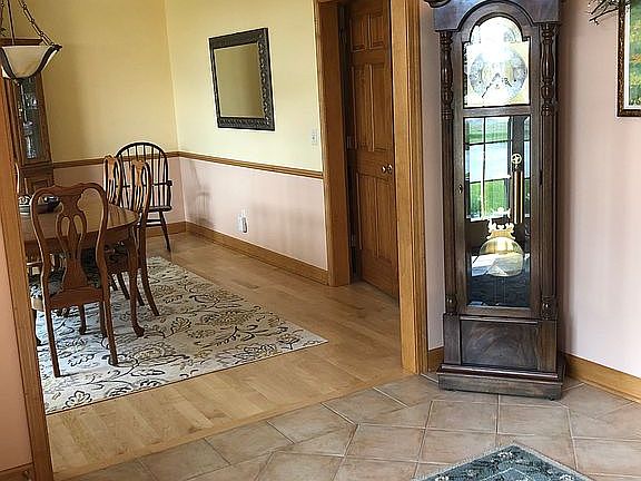 Foyer into DR