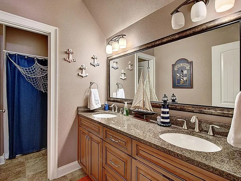 121 Lake Haven Dr — Photo 24
