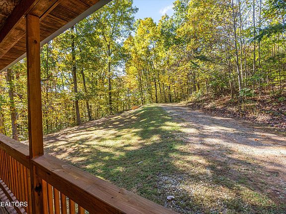 4th image of 254 Dogwood Ln